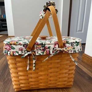 1995 Longaberger Magazine Basket with fabric liner and lid